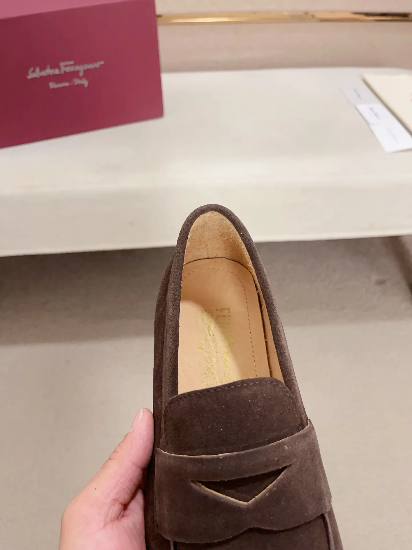 Men's shoes💰: 480💰 High version Ferragamo Dongguan quality! 🆕🆕Exclusive hot-selling products in stock🔥🔥New products on the shelves, high-quality shoes, complete with packaging! 💪 💪 Material: Imported suede cowhide 🐂 + Imported high-quality water-dyed cowhide lining + wear-resistant outsole 👍🏻👍🏻 Features: High-end and comfortable, purely handmade 🚀 🚀 Create the perfect shoes that suit you best 🔥 🔥 Size: (38-44) Can be customized 45 non-returnable!